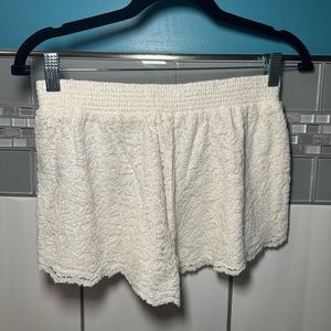 Hollister Lace Shorts in White/Cream